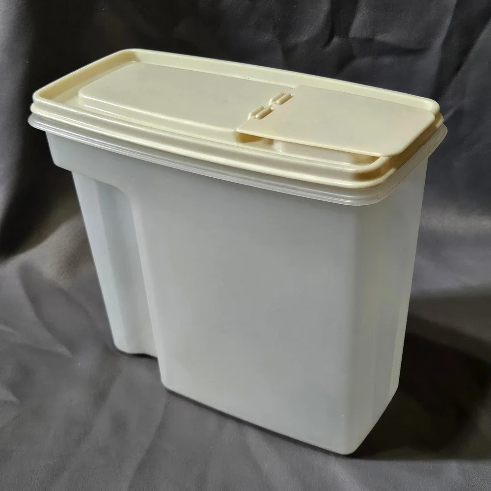 Vintage Rubbermaid Servin Saver 21 Cup 5L Cereal Keeper Almond Clear 0043